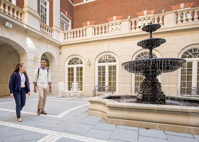 Christopher Newport Hall courtyard fountain