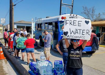 The Munchies Bus Serving Hurricane Harvey Victims