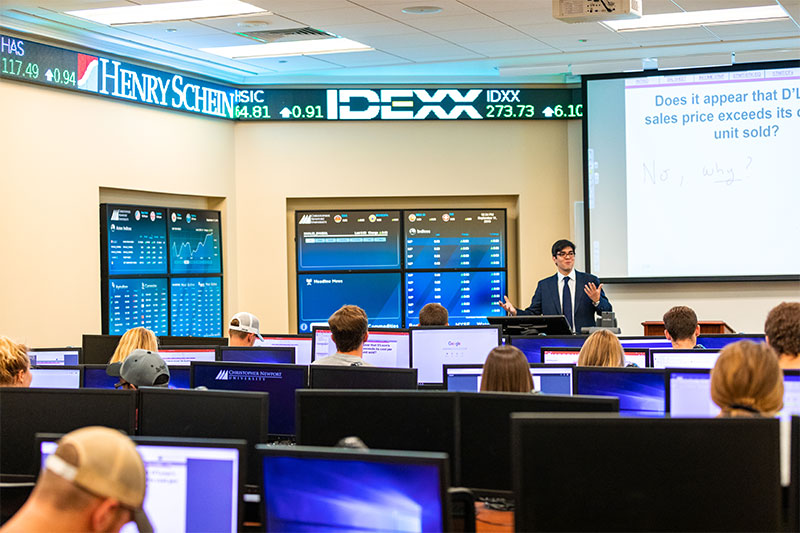 Students in the Cooper Trading Room