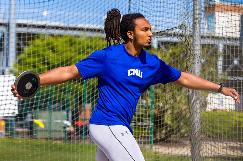 Legend Hayes throwing the discus