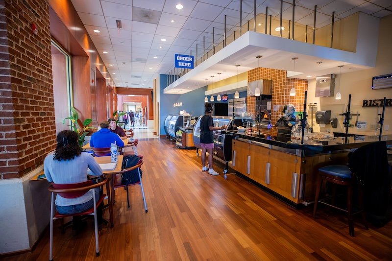 Students eating at the Discovery Bistro