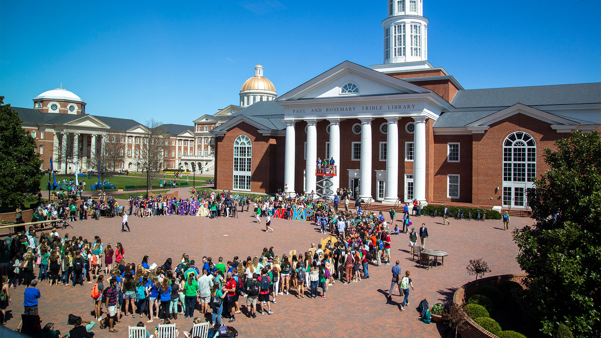 Aerial view of a crowd at Greek Week on the CNU courtyard.