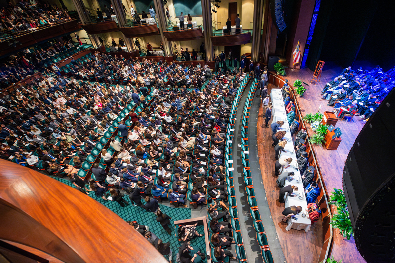 Diamonstein Concert Hall filled with students eager to sign the honor code