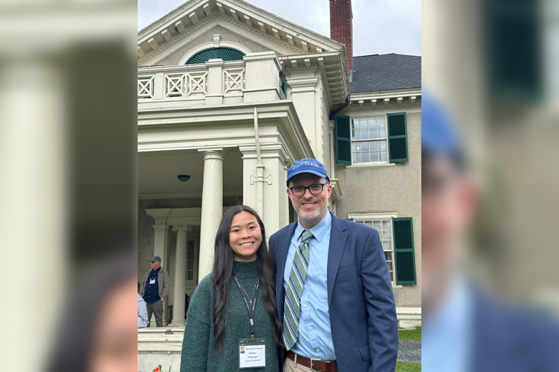 Lainey Prazner stands with Professor Jonathan White