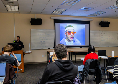 ${currentPage.getStructuredDataNode('media/alt').textValue}